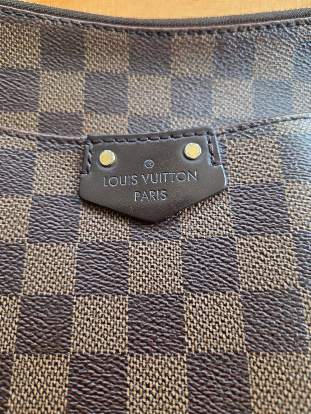 Louis Vuitton South Bank Besace Damier Ebene Crossbody - Picture 2 of 12